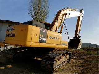 小松PC230-7挖掘机