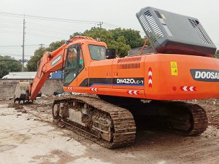 斗山DH420LC挖掘机