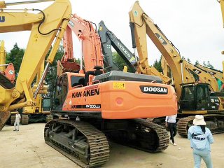斗山DX500挖掘机