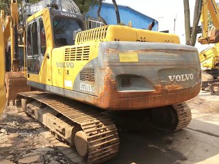 沃尔沃210B挖掘机